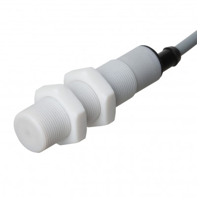 Капацитивен сензор - корпус от пластмаса (M18 x 85 mm), обхват 8 mm, изход PNP/NPN - NO/NC - програмируем, захранване 10 - 40 V DC, свързване с кабел 2 m, раб. темп. от -30 до 85 °C, IP 67, IO-Link