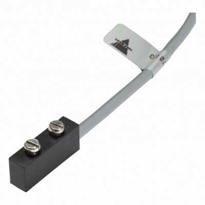 Магнитен сензор за близост - корпус от пластмаса (27 x 11 x 7 mm), обхват 35 mm, NO контакт (0.5A, 10VA), до 500 V AC, свръзване с кабел 0.5 m, раб. темп. от -25 до 75 °C, IP 67